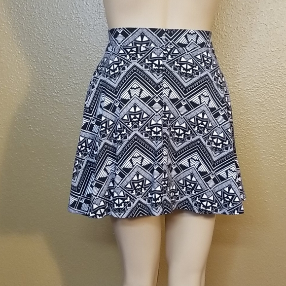 Pink Victoria's secret Skirt - Picture 4 of 5